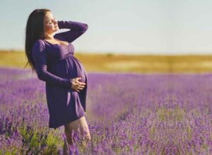 خطوات العناية بالبشرة اثناء الحمل لتقليل مشاكل البشرة